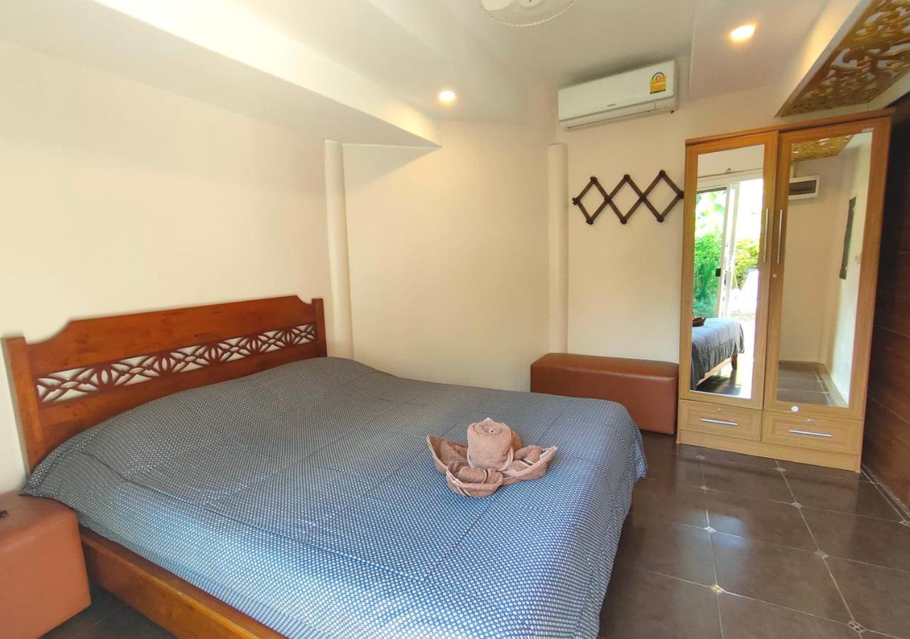 Corner Villa - Pattaya Holiday House Walking Street 4 Bedrooms Exterior photo